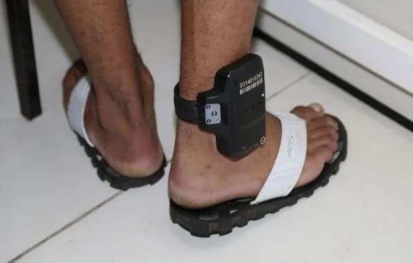 Homem descumpre regras de uso da tornozeleira eletrônica e é preso às vésperas do Natal na Bahia