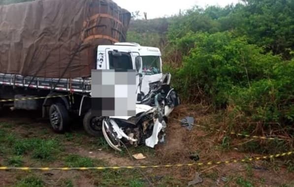 Mãe e filho morrem em acidente envolvendo caminhão na BR-116
