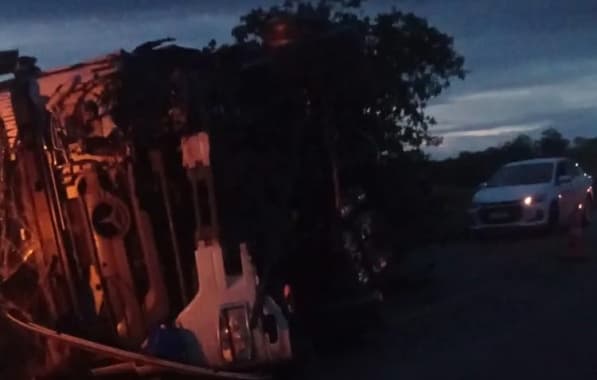Jovem de 22 anos morre em acidente envolvendo uma carreta em Guanambi 