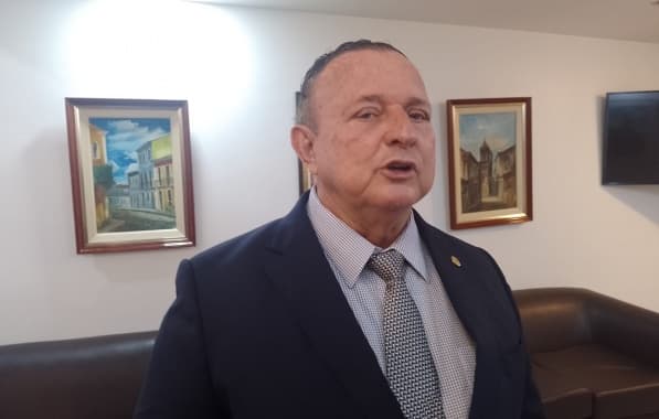 Adolfo Menezes sugere que deputados processem prefeito baiano que os acusou de corrupção; entenda 