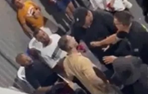 VÍDEO: Vereador é agredido com soco durante evento no interior baiano