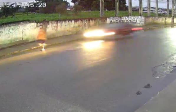 VÍDEO: Idoso é atropelado por carro quando fazia caminhada na Bahia