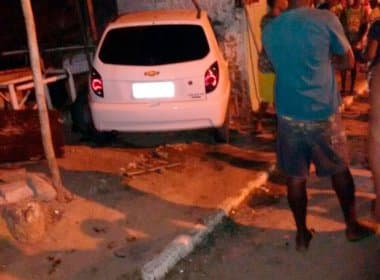 Saubara: Idosa morre após carro desgovernado invadir calçada e derrubar muro