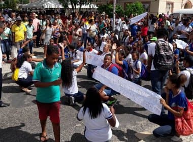 Alagoinhas: Após protesto, prefeito diz que débito com transporte escolar foi resolvido