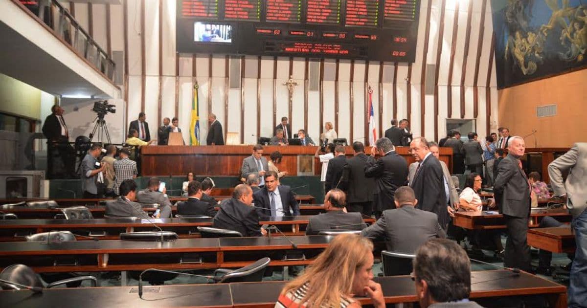 Sobram candidatos para sacudir a 'zona de conforto' de Adolfo Menezes na Assembleia