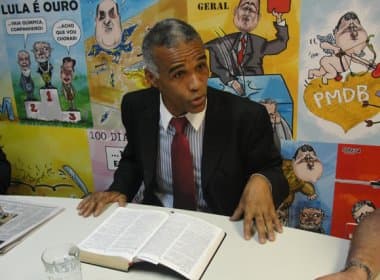 ‘Eles planejam deflorar criancinhas’, diz Isidório sobre Parada Gay; Deputado aguarda convite