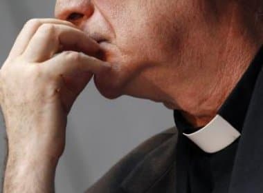 Vaticano afastou 400 padres por conta da pedofilia 