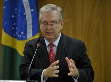Ministro nega que governo tenha pago jantar de comitiva presidencial em Lisboa