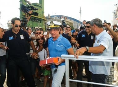 Roberto Carlos chegar de Lamborghini para embarcar no &#039;Emoções em Alto Mar&#039; 