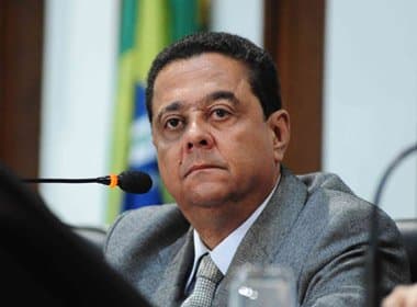 Líder do PMDB quer que PSDB desista de candidatura para dar espaço a &#039;outro partido&#039;