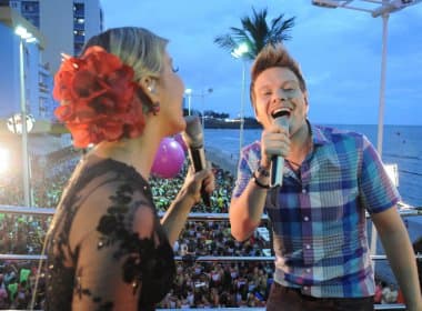 Claudia Leitte faz dueto com Michel Teló na Barra