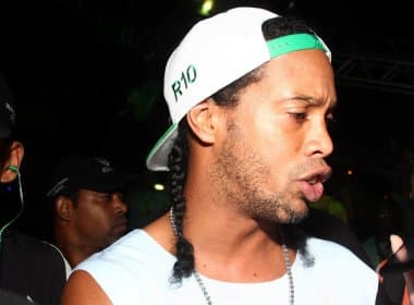 Ronaldinho evita falar de Seleção Brasileira: ‘Agora estou curtindo o carnaval’