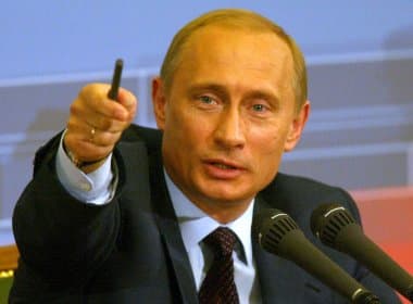 Putin assina decreto que reconhece Crimeia como Estado independente da Ucrânia