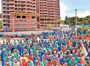 Trabalhadores da construção rejeitam proposta dos empresários e entram em greve