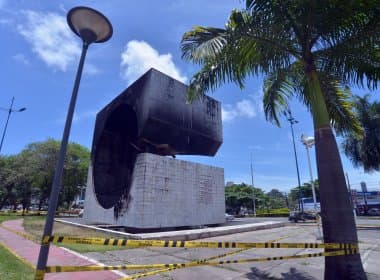 Recuperação de monumento a Clériston Andrade custará R$ 300 mil