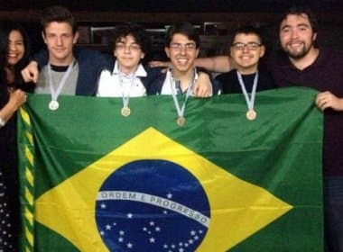 Coordenados por baiana, jovens conquistam quatro medalhas em Olimpíadas de Matemática