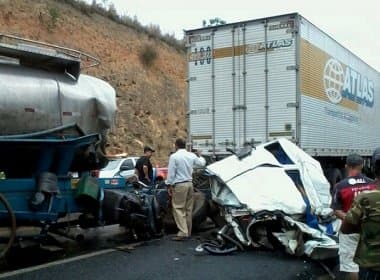 Jaguaquara: Caminhão perde freio e atinge cinco carretas e veículo de passeio