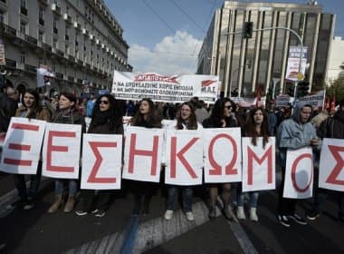 Cerca de 25 mil protestam contra austeridade na Grécia