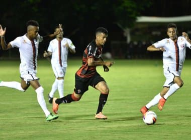 Vitória fica no empate com o Bahia de Feira na estreia do Baianão