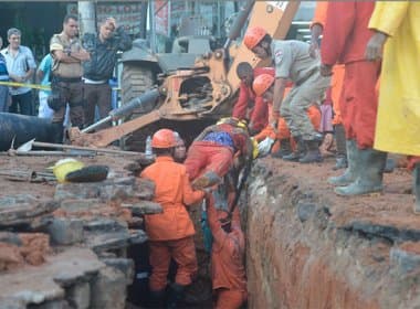 Operários são soterrados em obra da prefeitura na Barra