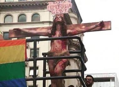 Atriz que encenou crucificação na Parada Gay  de SP recebe ameaças de morte