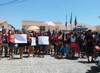 Pilão Arcado: População faz protesto contra falta de abastecimento de água