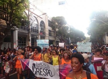 ‘Marcha do Empoderamento Crespo’ faz manifestação no Centro de Salvador 