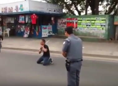 Vídeo mostra momento em que homem é baleado por policiais no interior de SP