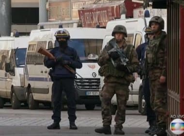 Atentados em Paris: mais um detido na Bélgica; Exército fica na rua até janeiro