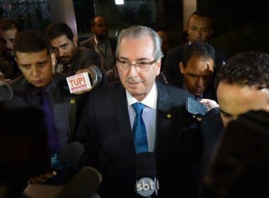 Aliados usaram assinatura falsa para tentar salvar Cunha na Câmara, diz jornal