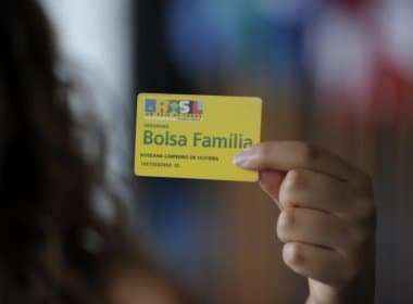 Governo suspende pagamento de Bolsa Família a quem doou valor ‘incompatível’ a candidatos