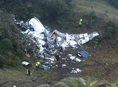Avião da Chapecoense fez trajeto diferente do informado, diz autoridade colombiana