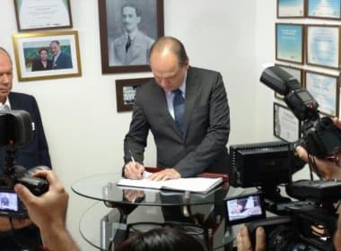 Ministro da Saúde assina convênio de R$ 15,4 mi para testes e reforma na Bahiafarma