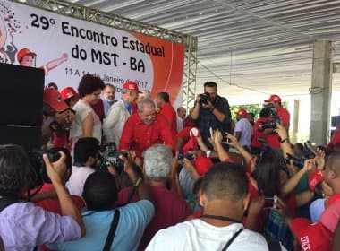 Lula chega a encontro nacional do MST; Falcão aposta em presidência do PT e do Brasil
