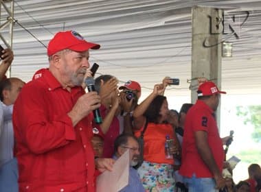 Lula aponta criminalização com PT e critica eventual venda da Petrobras
