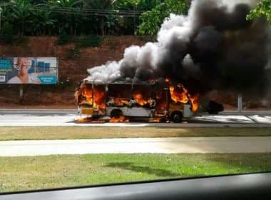 Após casos na Paralela, três ônibus são incendiados em Simões Filho