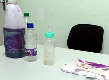 Criança de 10 meses morre intoxicada com produto de limpeza; avó confundiu com suco