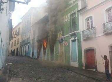 Incêndio atinge casarão que abriga Cine XIV, no Pelourinho