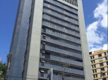 Homem que matou jornalista a facadas em prédio na Avenida Tancredo Neves é preso