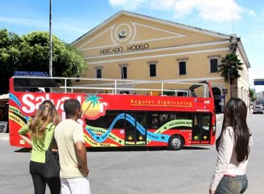 Parceria entre prefeitura e Salvador Bus leva turistas gratuitamente ao Festival da Virada