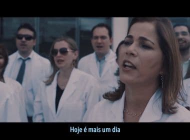 Médicos do Ceará usam música de fim de ano da Globo para protestar; veja vídeo