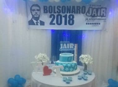 Casal comemora noivado com tema de festa 'Bolsonaro 2018' e fotos repercutem online
