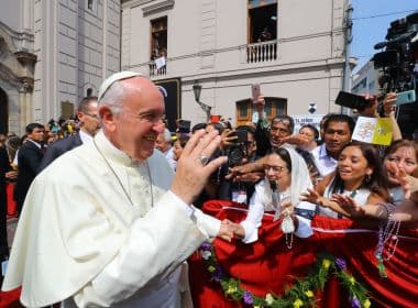 Papa Francisco faz ligação para mãe de Marielle pouco antes de missa de sétimo dia