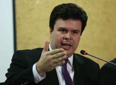 Durante entrevista de ministro sobre apagão, energia cai em auditório no Rio de Janeiro
