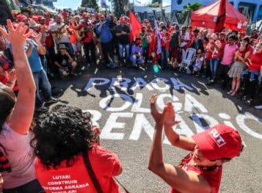 Justiça fixa multa diária de R$ 500 mil para manifestantes pró e contra Lula em Curitiba