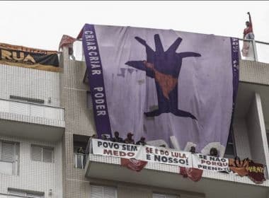 Movimento dos Trabalhadores Sem Teto deixa tríplex do Guarujá após 4 horas de invasão