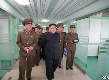Kim Jong-un vai cruzar fronteira a pé para encontro na Coreia do Sul nesta sexta