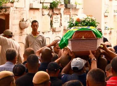 Corpo de policial civil é enterrado; secretário de segurança comparece a sepultamento
