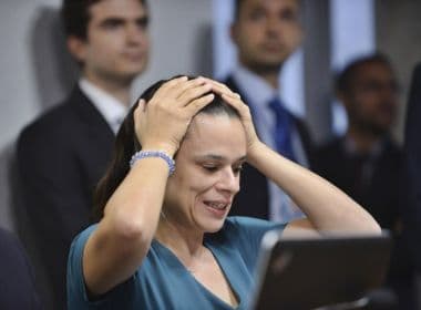Autora do pedido de impeachment de Dilma, Janaína Paschoal pode ser vice de Bolsonaro