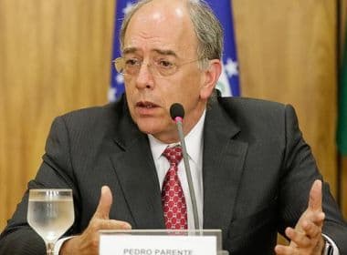  Governo e Petrobras discutem alta no preço dos combustíveis 